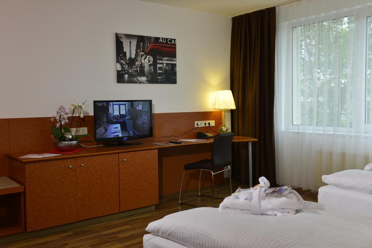 Michel Hotel Frankfurt Airport Rüsselsheim Exterior foto